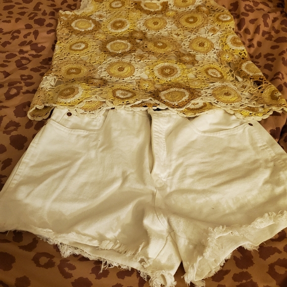 High Waist White  Raw Cut Denim Shorts - Picture 3 of 9